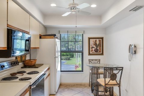 Condo in Sarasota, Florida, 2 bedrooms № 2113295 - photo 18