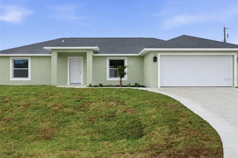 House in Port Charlotte, Florida 3 bedrooms, 152.27 sq.m. № 2111405
