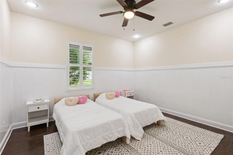 House in Apopka, Florida 4 bedrooms, 276.11 sq.m. № 2284773 - photo 15