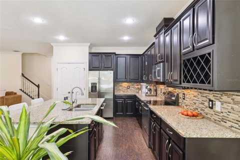 House in Apopka, Florida 4 bedrooms, 276.11 sq.m. № 2284773 - photo 8