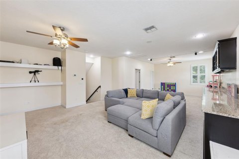 House in Apopka, Florida 4 bedrooms, 276.11 sq.m. № 2284773 - photo 21