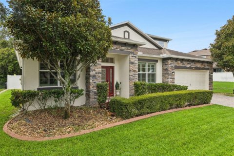 House in Apopka, Florida 4 bedrooms, 276.11 sq.m. № 2284773 - photo 2
