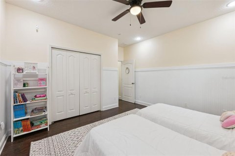 House in Apopka, Florida 4 bedrooms, 276.11 sq.m. № 2284773 - photo 16