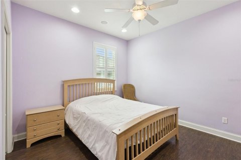 House in Apopka, Florida 4 bedrooms, 276.11 sq.m. № 2284773 - photo 13
