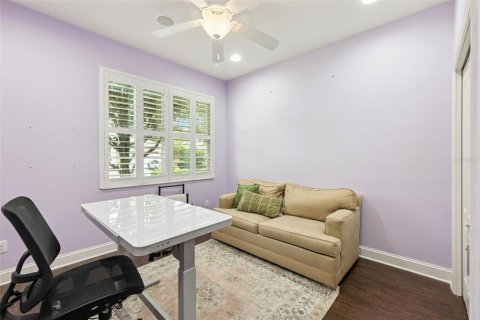 House in Apopka, Florida 4 bedrooms, 276.11 sq.m. № 2284773 - photo 18