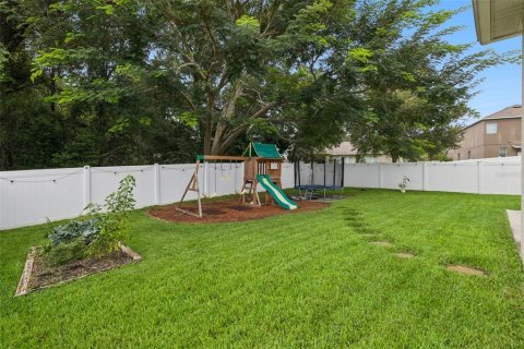 House in Apopka, Florida 4 bedrooms, 276.11 sq.m. № 2284773 - photo 27