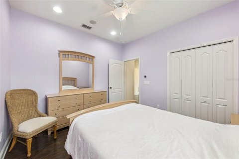 House in Apopka, Florida 4 bedrooms, 276.11 sq.m. № 2284773 - photo 14