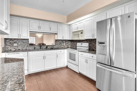 Condo in Pembroke Pines, Florida, 2 bedrooms  № 1464802 - photo 4