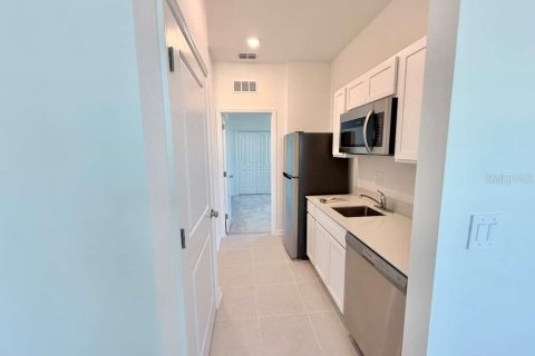 House in Davenport, Florida 1 bedroom, 48.77 sq.m. № 2148888 - photo 3