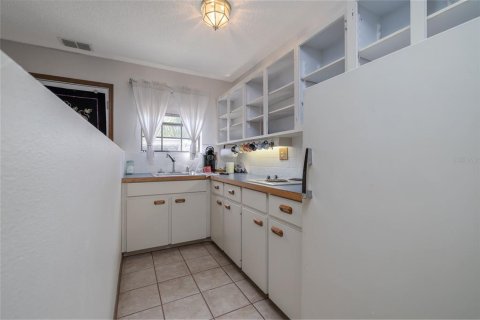 House in Edgewater, Florida 4 bedrooms, 205.13 sq.m. № 1902405 - photo 20