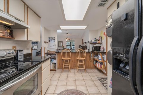House in Edgewater, Florida 4 bedrooms, 205.13 sq.m. № 1902405 - photo 8