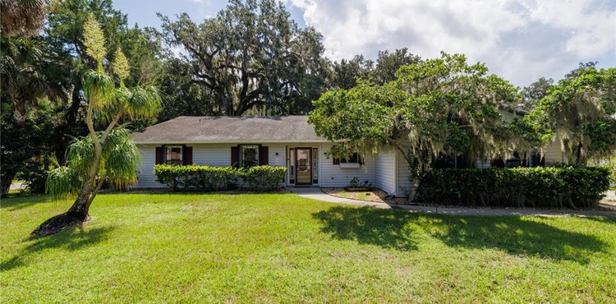 House in Edgewater, Florida 4 bedrooms, 205.13 sq.m. № 1902405