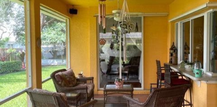 House in Jensen Beach, Florida 3 bedrooms, 166.67 sq.m. № 1183732