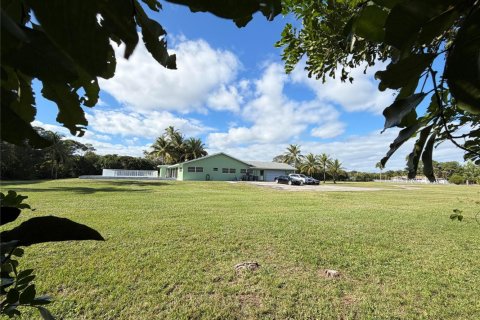 House in Palm Beach Gardens, Florida 4 bedrooms, 225.57 sq.m. № 2185043 - photo 18