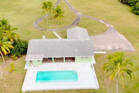 House in Palm Beach Gardens, Florida 4 bedrooms, 225.57 sq.m. № 2185043 - photo 6