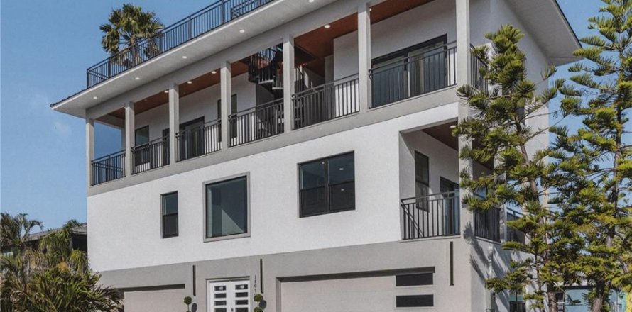 Casa en Saint Petersburg, Florida 3 dormitorios, 232.26 m2 № 1817980
