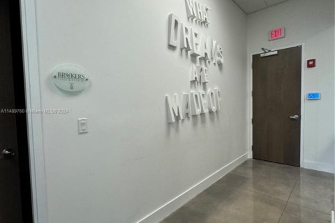 Oficina en alquiler en Miami, Florida № 851846 - foto 1