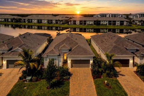 House in Punta Gorda, Florida 4 bedrooms, 207.92 sq.m. № 2317391