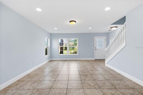 Villa ou maison à vendre à Oxford, Floride: 4 chambres, 219.99 m2 № 2349342 - photo 9
