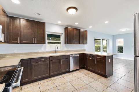 Villa ou maison à vendre à Oxford, Floride: 4 chambres, 219.99 m2 № 2349342 - photo 15