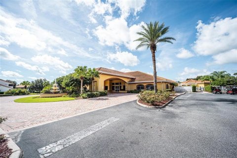 Villa ou maison à vendre à Oxford, Floride: 4 chambres, 219.99 m2 № 2349342 - photo 2