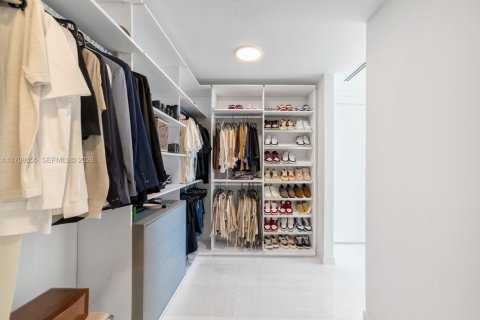 Купить кондоминиум в Майами, Флорида 3 спальни, 313.36м2, № 2055208 - фото 13