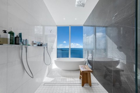 Купить кондоминиум в Майами, Флорида 3 спальни, 313.36м2, № 2055208 - фото 14