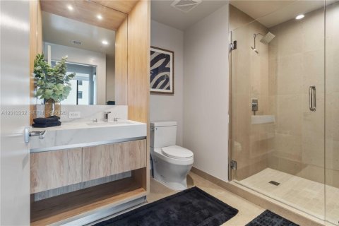 Condo in Miami, Florida, 1 bedroom  № 2075585 - photo 18