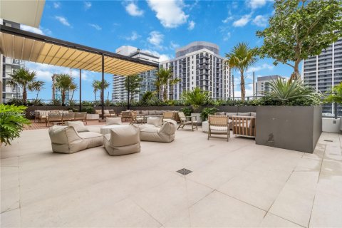 Condo in Miami, Florida, 1 bedroom  № 2075585 - photo 23