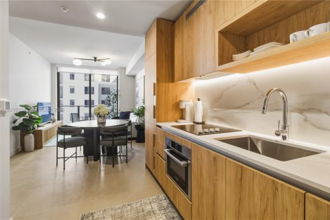 Condo in Miami, Florida, 1 bedroom  № 2075585 - photo 6