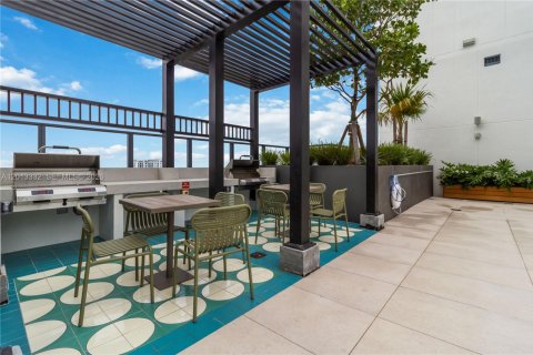 Condo in Miami, Florida, 1 bedroom  № 2075585 - photo 28
