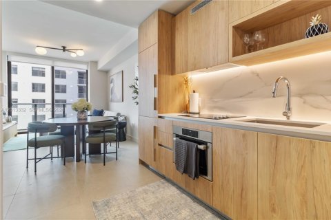 Condo in Miami, Florida, 1 bedroom  № 2075585 - photo 9