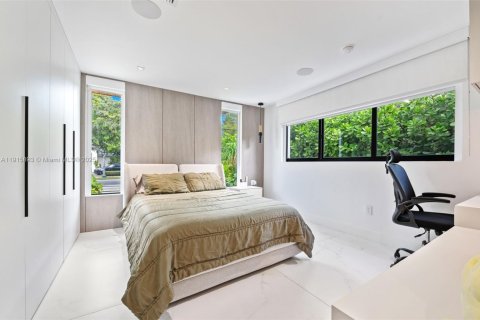 Villa ou maison à vendre à Miami Beach, Floride: 4 chambres, 257.34 m2 № 2082488 - photo 21