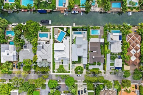 Villa ou maison à vendre à Miami Beach, Floride: 4 chambres, 257.34 m2 № 2082488 - photo 3