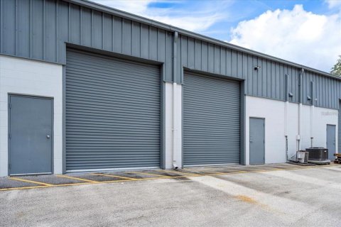 Immobilier commercial à louer à Sanford, Floride: 133.78 m2 № 2103207 - photo 7