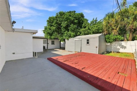 Villa ou maison à vendre à Tampa, Floride: 4 chambres, 188.87 m2 № 2334068 - photo 23