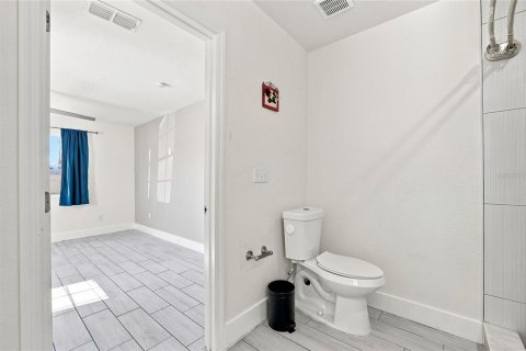 Villa ou maison à vendre à Tampa, Floride: 4 chambres, 188.87 m2 № 2334068 - photo 11