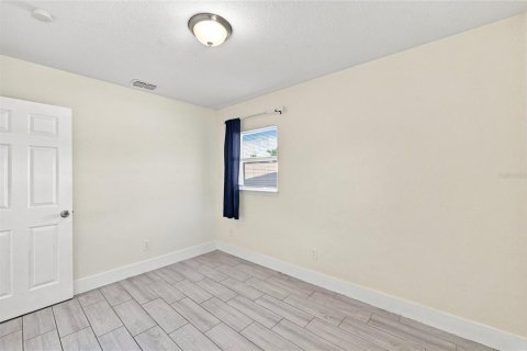 Villa ou maison à vendre à Tampa, Floride: 4 chambres, 188.87 m2 № 2334068 - photo 15