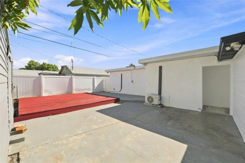 Villa ou maison à vendre à Tampa, Floride: 4 chambres, 188.87 m2 № 2334068 - photo 21