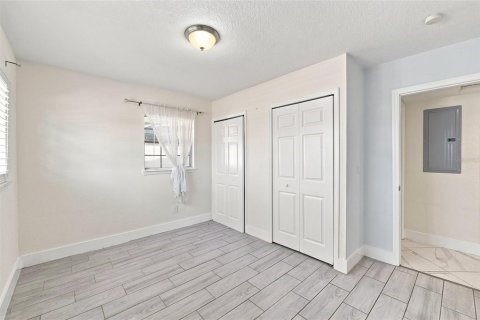 Villa ou maison à vendre à Tampa, Floride: 4 chambres, 188.87 m2 № 2334068 - photo 16