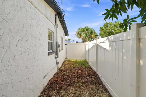 Villa ou maison à vendre à Tampa, Floride: 4 chambres, 188.87 m2 № 2334068 - photo 22