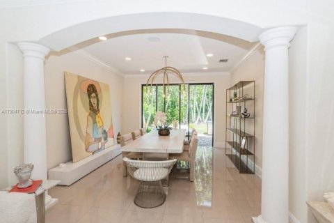 Villa ou maison à vendre à Cutler Bay, Floride: 5 chambres, 323.21 m2 № 2016622 - photo 6