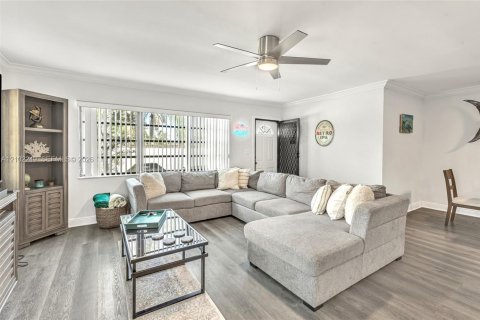 Copropriété à vendre à Pompano Beach, Floride: 2 chambres, 116.13 m2 № 2406014 - photo 9