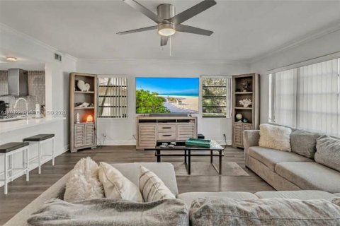 Copropriété à vendre à Pompano Beach, Floride: 2 chambres, 116.13 m2 № 2406014 - photo 7