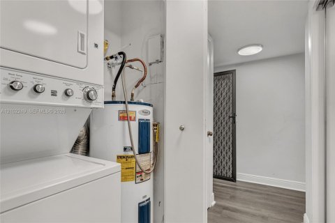 Copropriété à vendre à Pompano Beach, Floride: 2 chambres, 116.13 m2 № 2406014 - photo 16