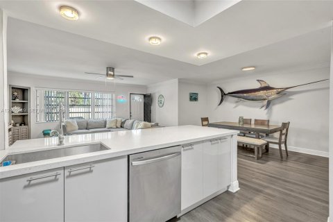 Copropriété à vendre à Pompano Beach, Floride: 2 chambres, 116.13 m2 № 2406014 - photo 12