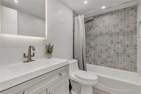 Copropriété à vendre à Pompano Beach, Floride: 2 chambres, 116.13 m2 № 2406014 - photo 19