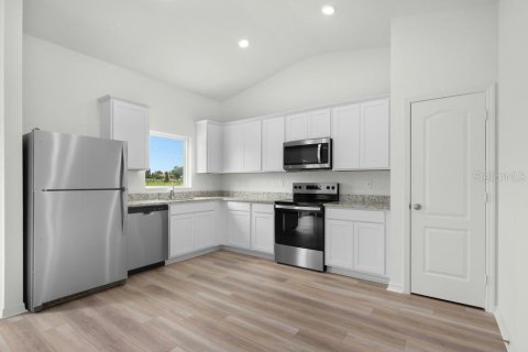 House in Babson Park, Florida 3 bedrooms, 112.04 sq.m. № 2100498 - photo 3