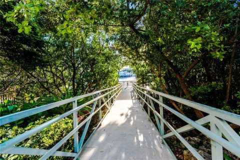 Condo in Aventura, Florida, 1 bedroom  № 2070606 - photo 28