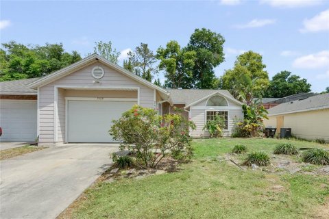 Duplex in Orlando, Florida 3 bedrooms, 120.87 sq.m. № 1829904 - photo 1